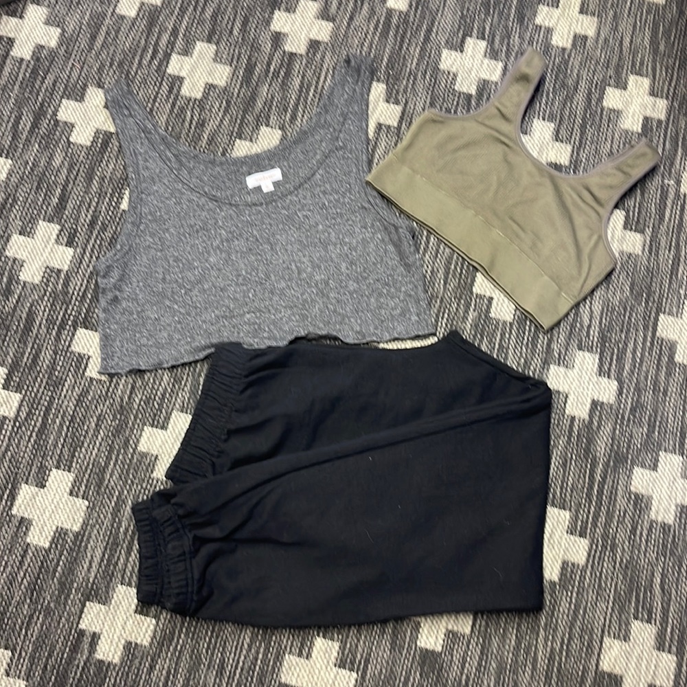 Aerie Large Bralette & Large Sweats & Colsie Large Tank Top Set - Picture 1 of 3